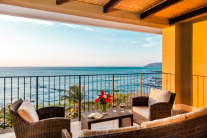 Crystal Sands Penthouse 504 – Oceanfront Luxury in Playa Langosta